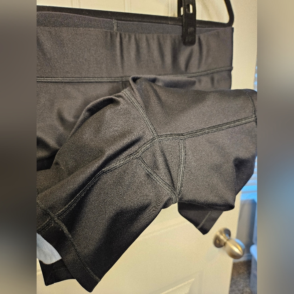 Under Armour Team Volleyball Shortie in Black - Size L - Picture 8 of 8